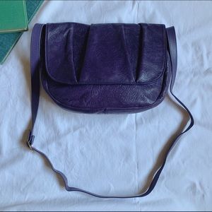 Vintage Leather Crossbody Purse 80s medium size unique floral adjustable strap